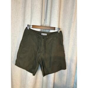 Women's Green Columbia Shorts Size Medium